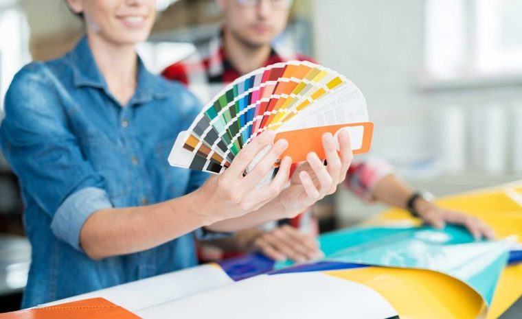 Mazzetta dei colori: si sceglie la tinta prima di lavorare