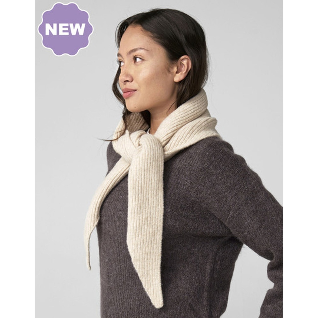 [CB402] Knitted Triangle Scarf
