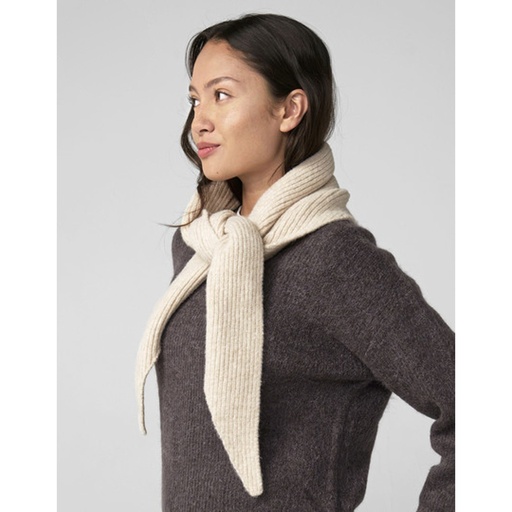 [CB402] (B402) Knitted Triangle Scarf [CB402]