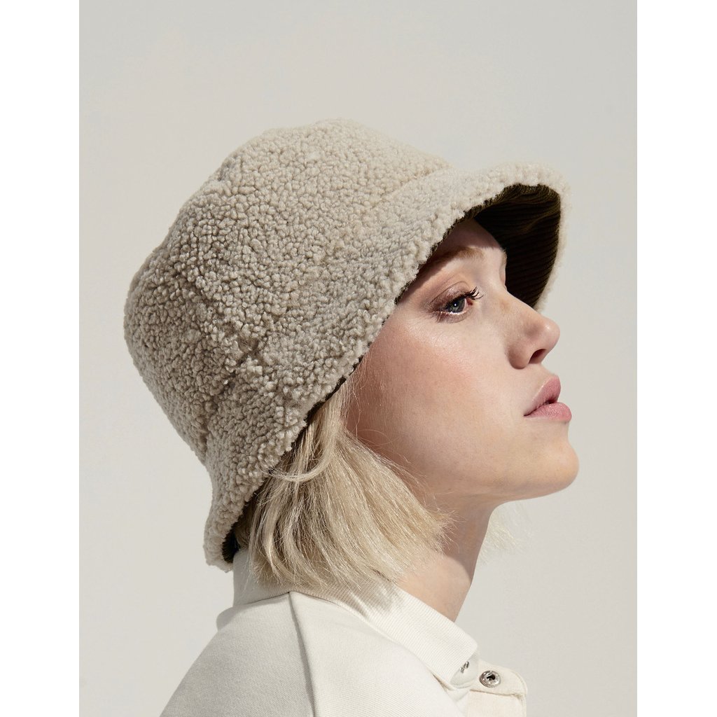 [L03998] (03998) Reversible Sherpa And Velvet Bucket Hat