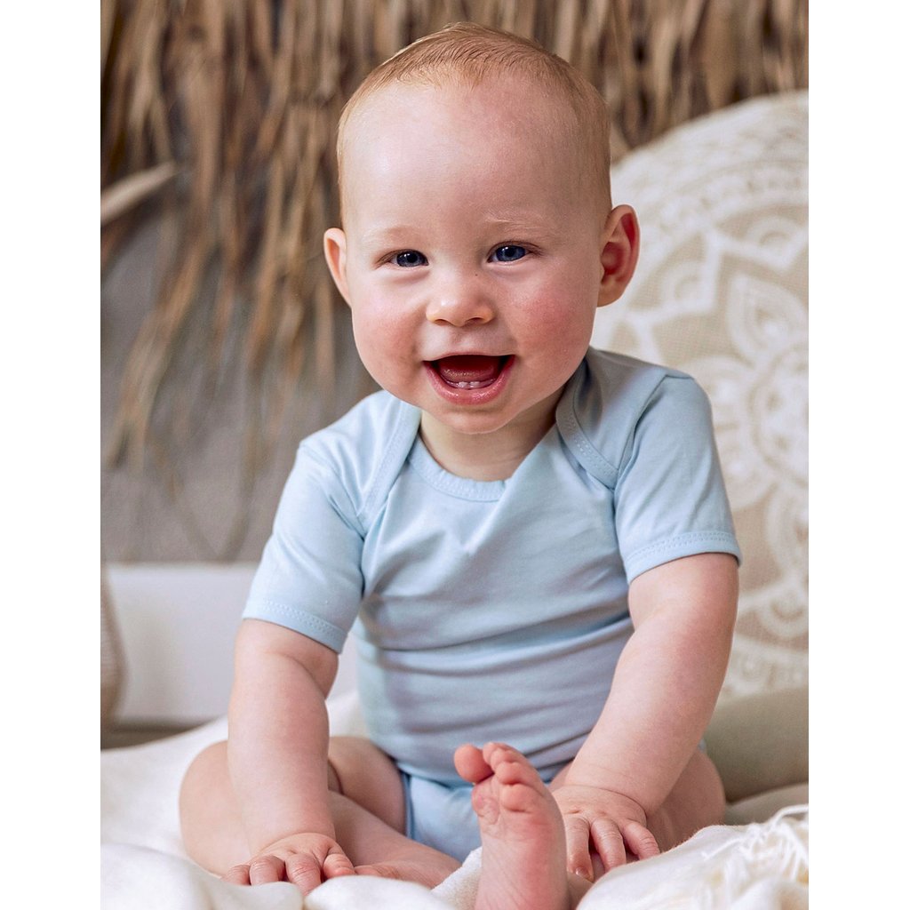 [X21120] (12002-1120) Organic Baby Bodysuit Short Sleeve Rebel 01